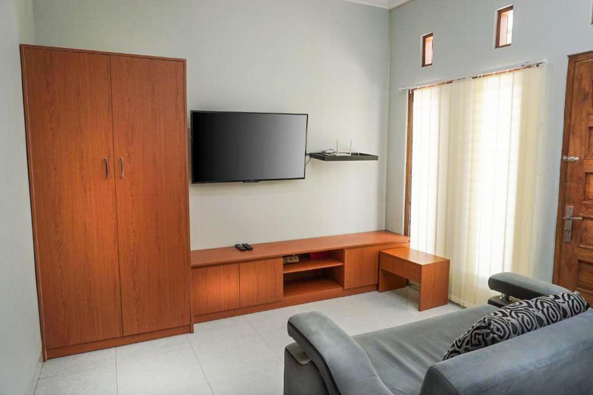 Omah Leren Mitra Reddoorz Near Gembiraloka Zoo Yogyakarta 호텔 외부 사진